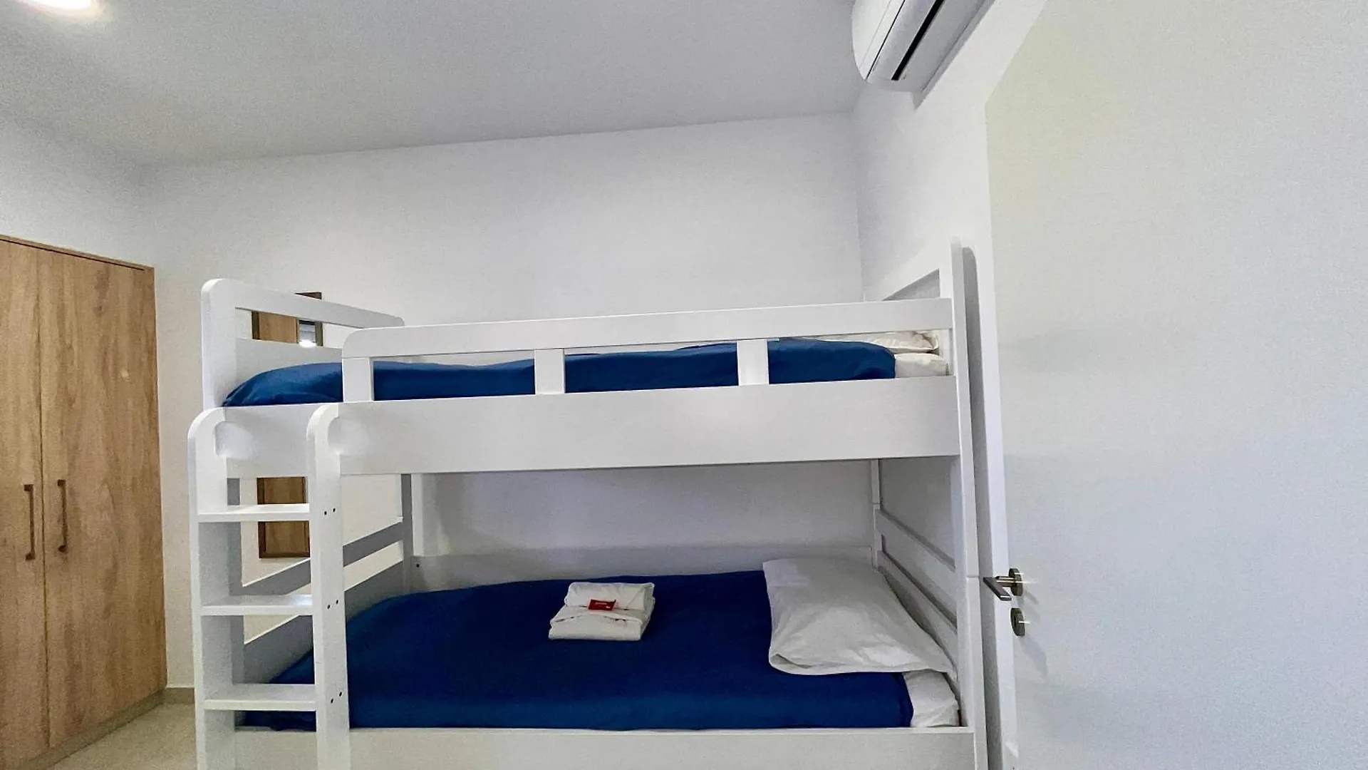 Larnaca Beachhouse Apartment