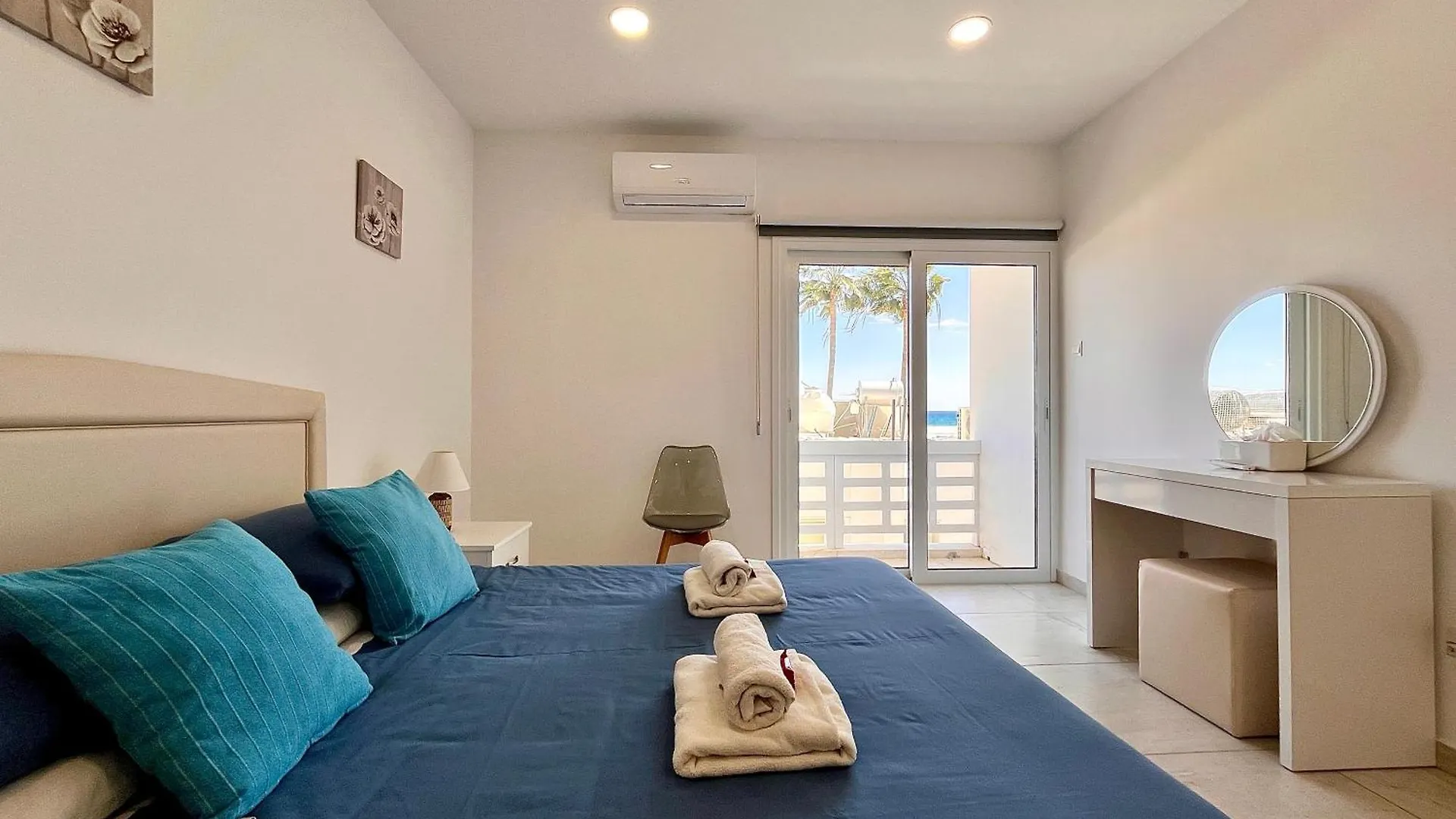 Apartment Larnaca Beachhouse Cyprus